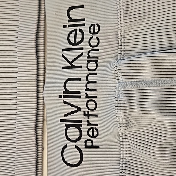 Calvin Klein Performance Set - Picture 2 of 12